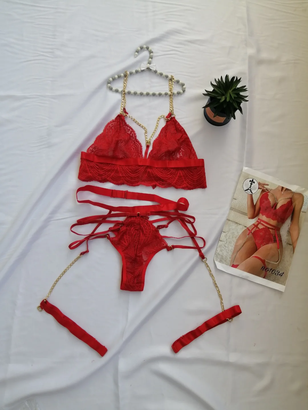 ست فانتزی سه تیکه هارنسی سایزبندی : فری سایز تا ۴۴